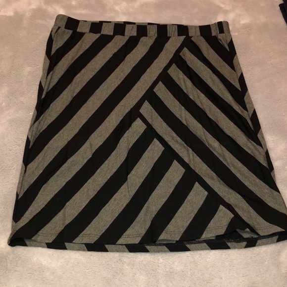 Ella Moss Dresses & Skirts - Ella Moss rayon skirt - M